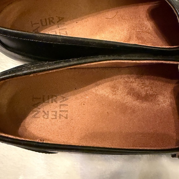 Women’s Naturalizer Studded Classic Loafers - Picture 4 of 8